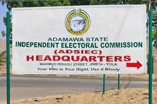 Duk da Sauya Sheƙar Fintiri Zuwa APC, PDP Na Kan Gaba a Zaɓen Kananan Hukumomi na Adamawa